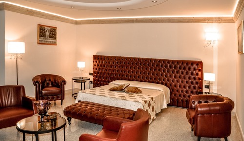 Executive Suite (The King)