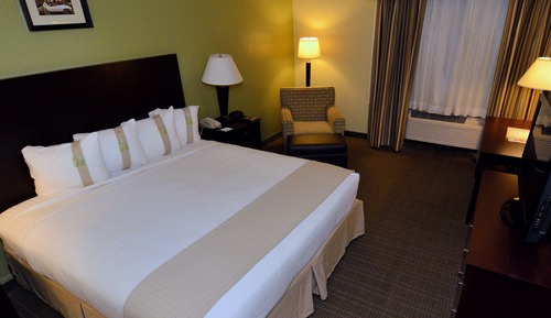 Standard Room, 1 King Bed