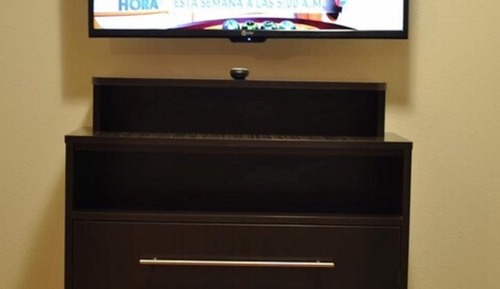 Deluxe Room, 1 Queen Bed, Non Smoking, Refrigerator & Microwave