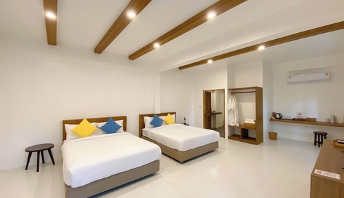 Family Room, Garden View