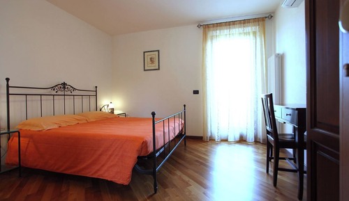 Classic Room, 1 Queen Bed