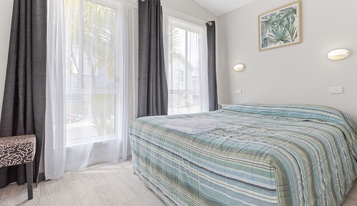 Villa, 2 Bedrooms (Sleeps 5; 1 Queen and 1 Tri-bunk)