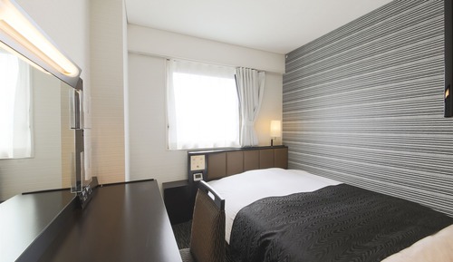 One Single Bed, Smoking
