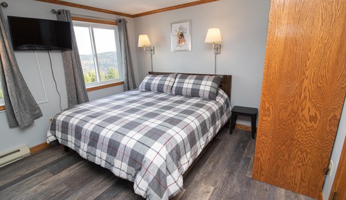 Condo (Sleeps 8 Clean & Cozy 1st Floor Renov)