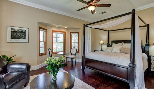 Royal Shasta Room