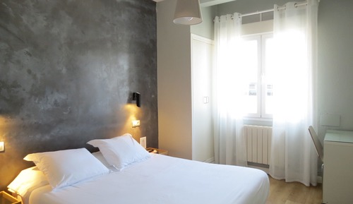 Single Room, Private Bathroom