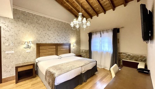 Superior Suite, Accessible, Private Bathroom