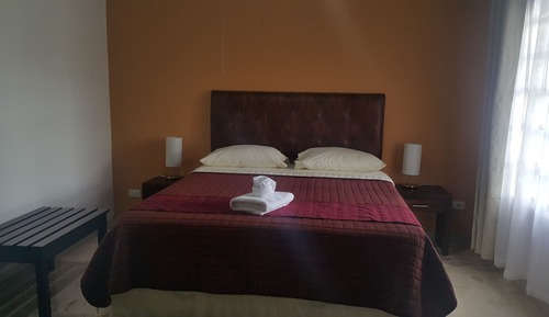 Standard Room, 1 Queen Bed, Private Bathroom