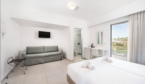 Deluxe Suite, Garden View