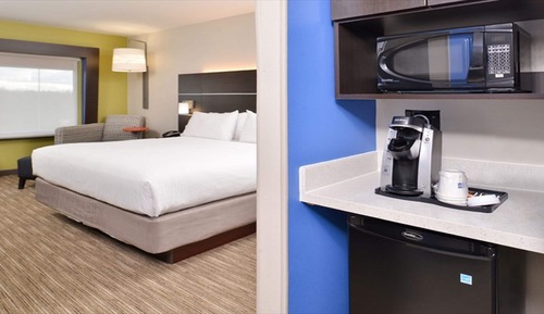 Standard Room, 1 King Bed, Accessible Bathtub