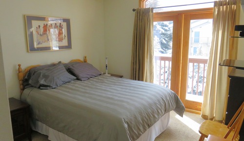 Romantic Queen Bedroom