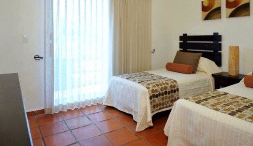 Family Condo, 2 Bedrooms, Kitchenette, City View (3)
