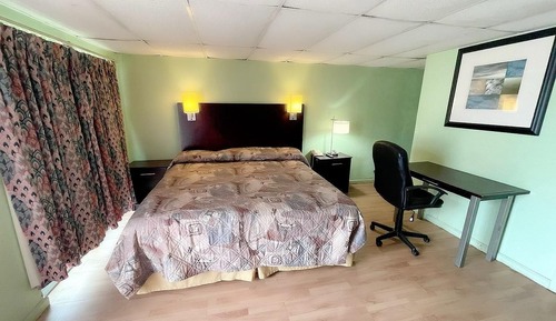 Basic Room, 1 Queen Bed, Non Smoking