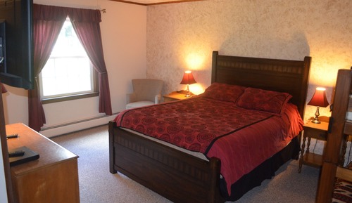 Standard Double Room (Queen with Bunk Bed)