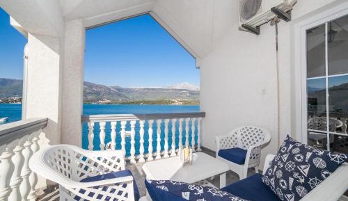 Standard One-Bedroom Apartment with Sea View 