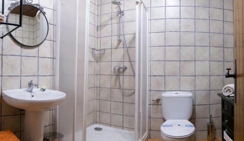 Double or Twin Room with Bathroom
