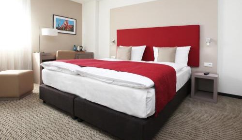 Deluxe Room 1 King Bed