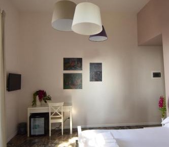 Queen Room with Garden View