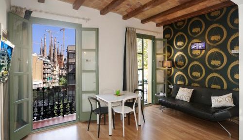 Superior One-Bedroom Apartment with Balcony