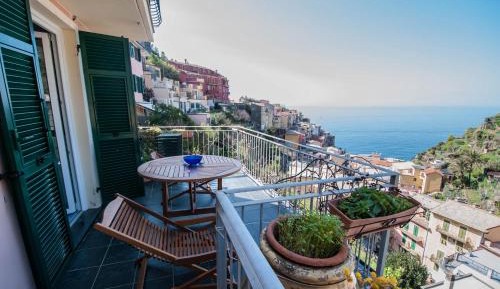 Duplex Apartment, Via Rollandi 98