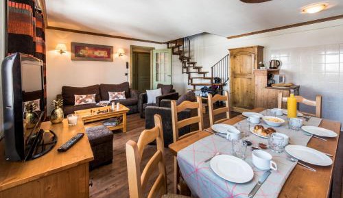 Three-Bedroom Apartment 