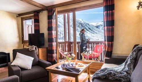 Four-Bedroom Apartment 