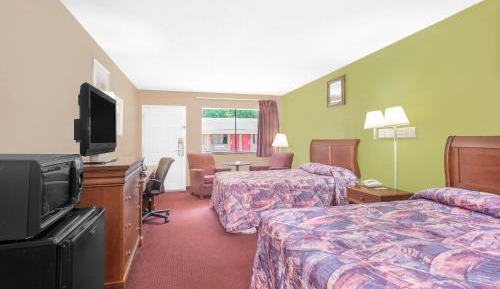 Double Room with Two Double Beds - Smoking (3 Adults)