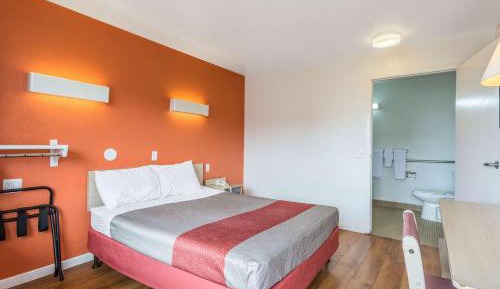 Double Room - Non-Smoking 