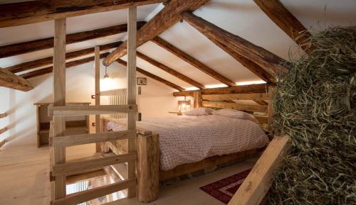 Chalet (6 Adults)