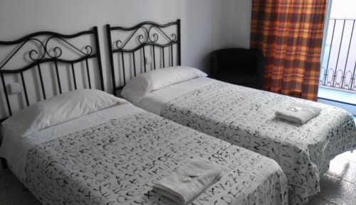 Twin Room with Shared Bathroom