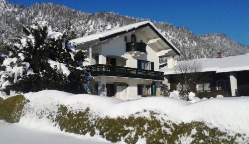 One-Bedroom Apartment (2 - 3 Adults)