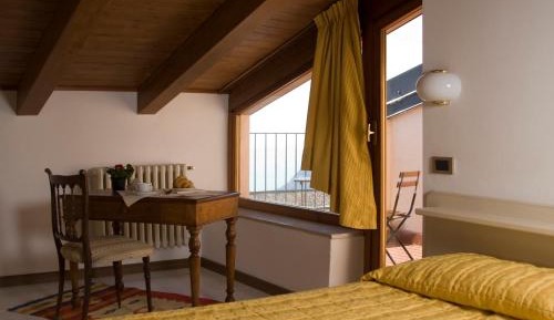 Superior Double or Twin Room with Lake View