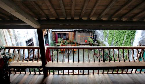 Twin Room - (free pick-up from Huangshan North Railway Station and Huangshan Tunxi Airport + afternoon tea)