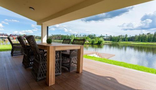 Villa - Lake Front