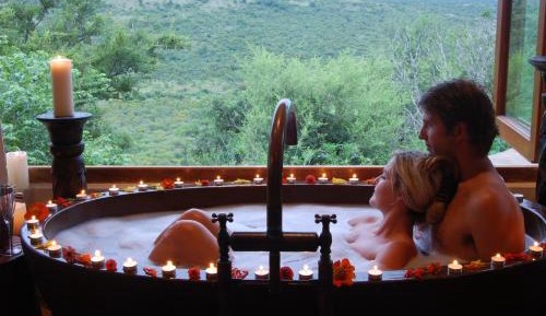 Honeymoon Suite with Hot Tub - Safari Package including two game drives