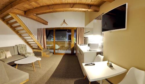 Studio - Split Level