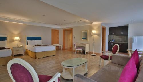 Executive Corner Suite (Studio)