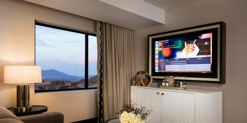 Premier King Suite