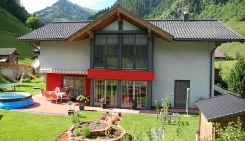Apartment with Garden View