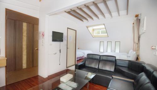 Economy Family Room