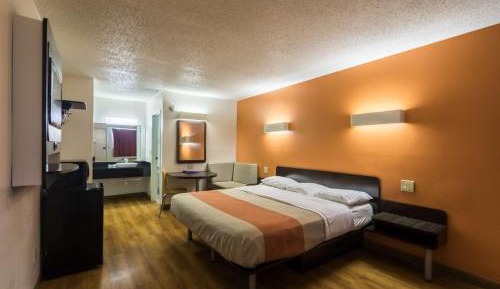 King Room - Non-Smoking
