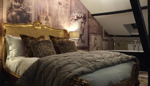 Deluxe King Room