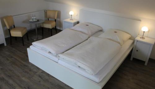 Basic Quadruple Room (2 Adults + 2 Children)
