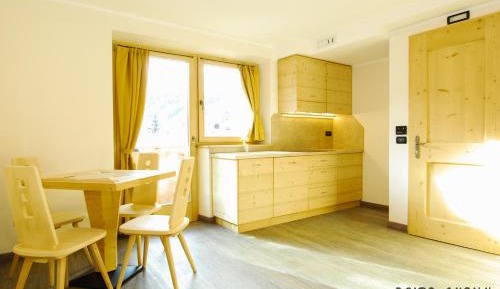 Superior One-Bedroom Apartment (2 Adults)