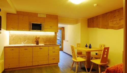 Standard One-Bedroom Apartment (3 adults)