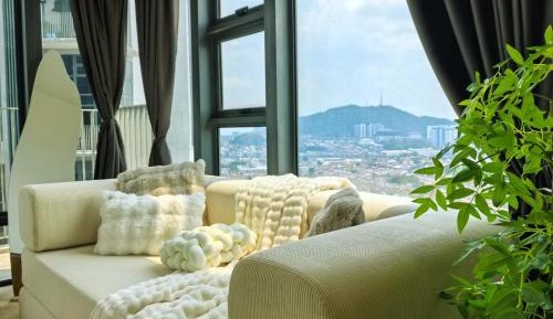 Two-Bedroom Apartment with City View