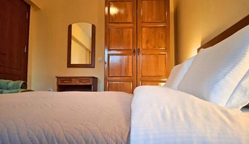 Two-Bedroom Apartment with Mountain View