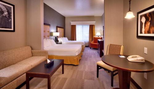 Queen Suite with Two Queen Beds
