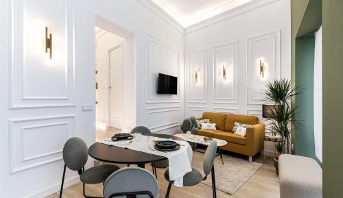 Three-Bedroom Deluxe Apartment