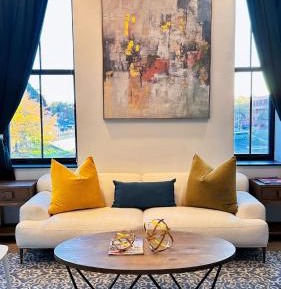 Four-Bedroom Deluxe Apartment